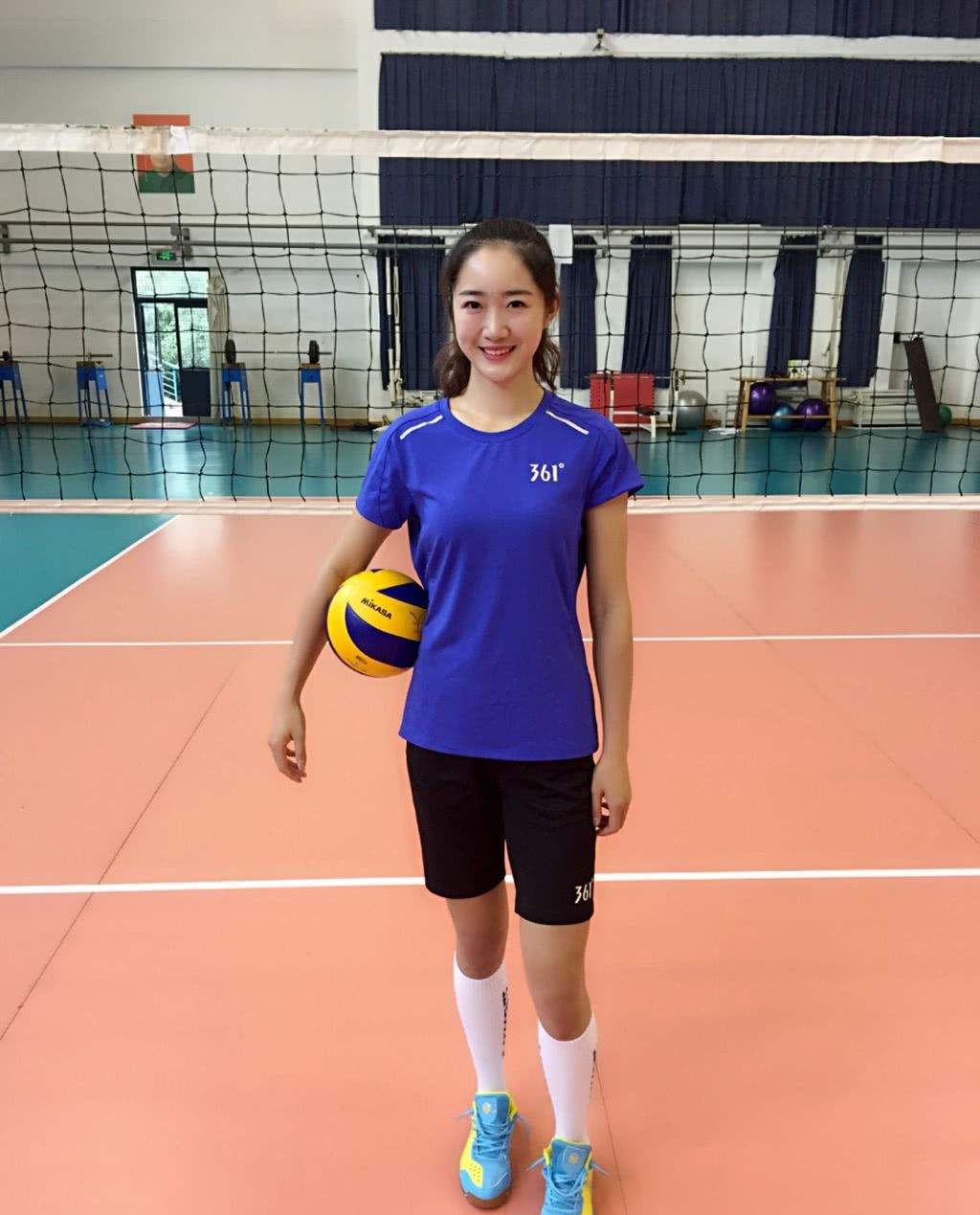 包含穆古鲁扎回归赛场,绝杀首场状态亮眼,中国队观众沸腾!的词条 包含穆古鲁扎回归赛场,绝杀首场状态亮眼,中国队观众沸腾!的词条