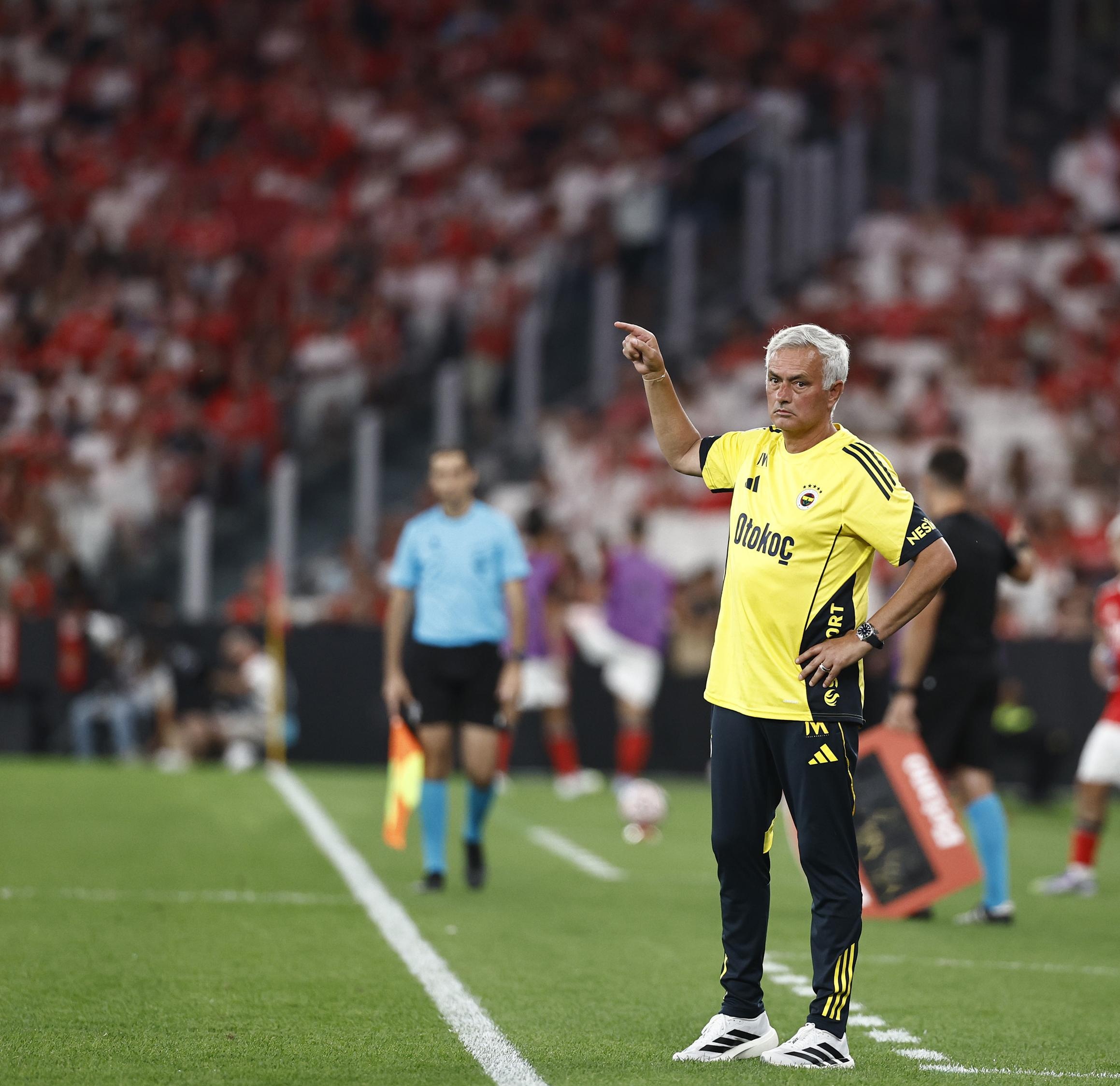 转会期圣安东尼奥马刺备战德国杯；造点机会细节曝光；话题不断；资深球员宣示担当的简单介绍